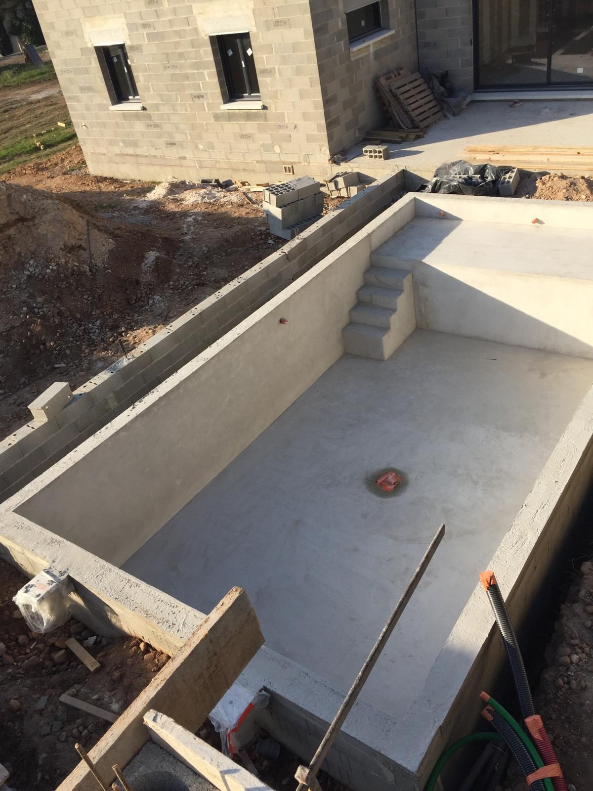 Piscine, structure terminée